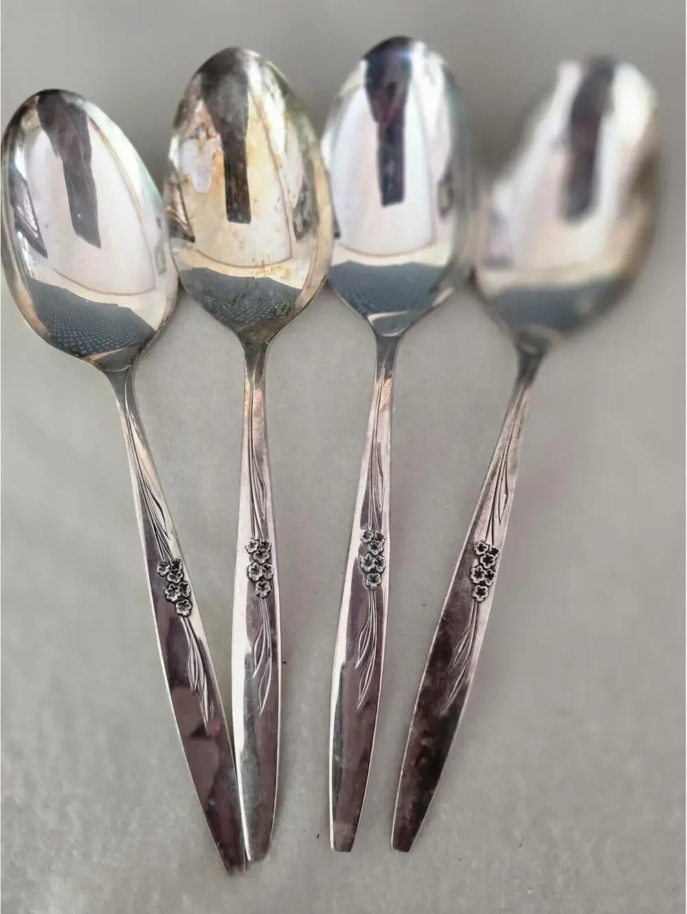 Oneida Gentle Rose Silverplate Teaspoons Set of 4 6